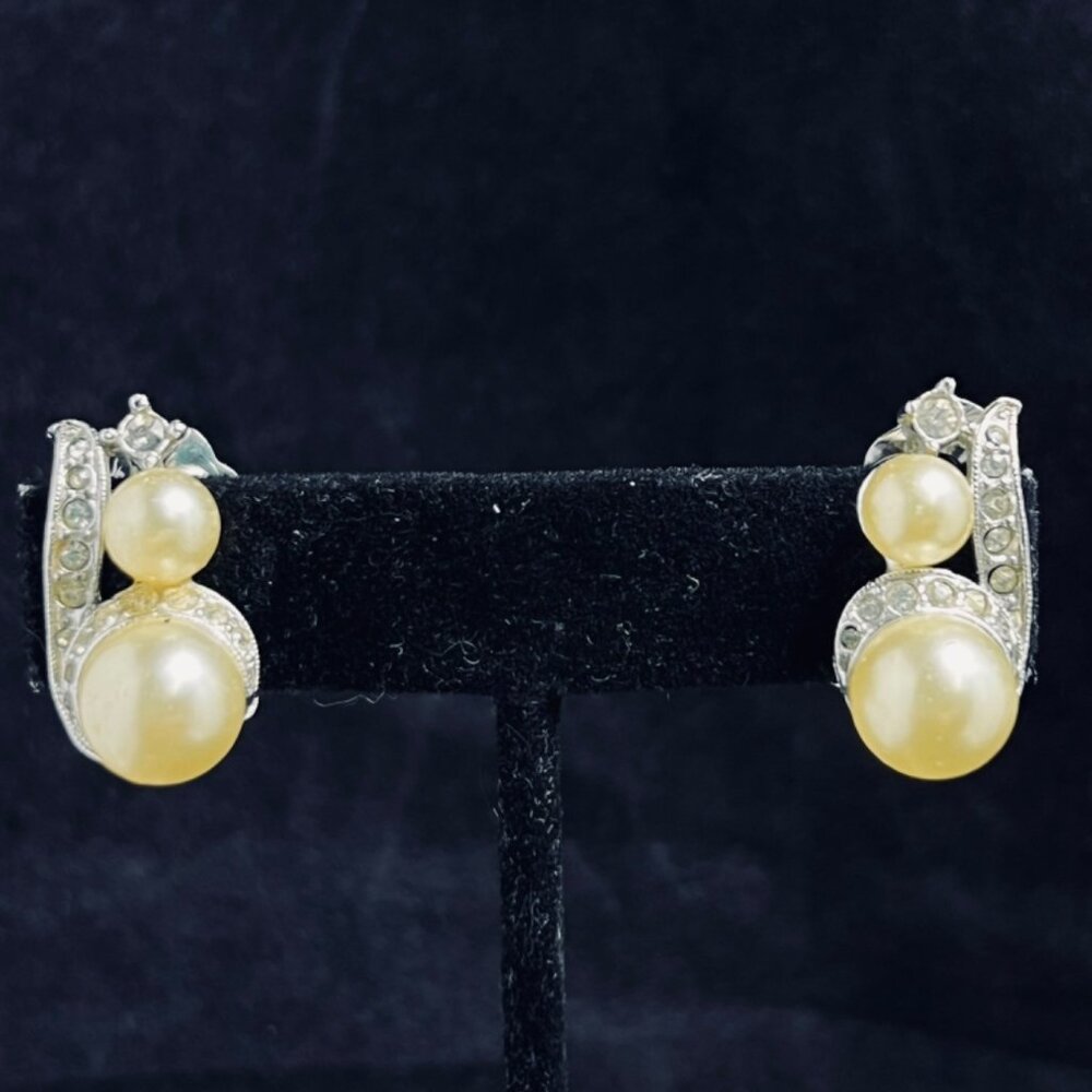 Vintage Marvella Silver Tone, Faux Pearl And Rhinestone Clip On Earrings (5266)